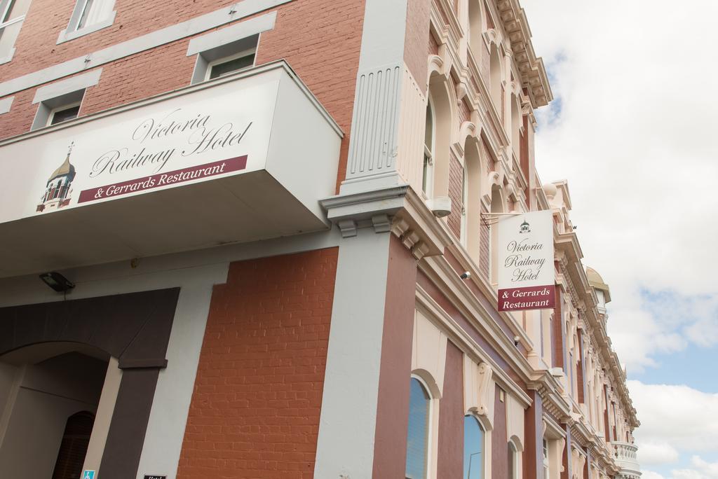 Victoria Railway Hotel&Gerrards restaurante Invercargill Exterior foto