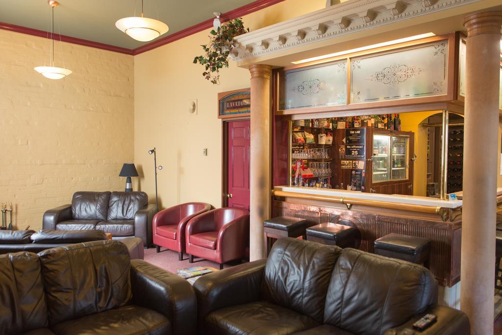 Victoria Railway Hotel&Gerrards restaurante Invercargill Exterior foto