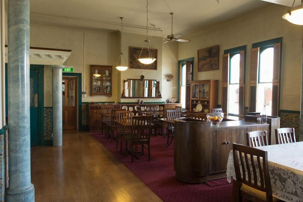 Victoria Railway Hotel&Gerrards restaurante Invercargill Exterior foto
